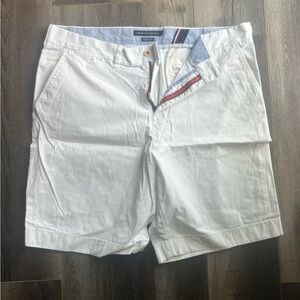 Tommy Hilfiger Men's white Shorts